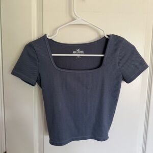 Hollister Women's Navy Ribbed Crop Top